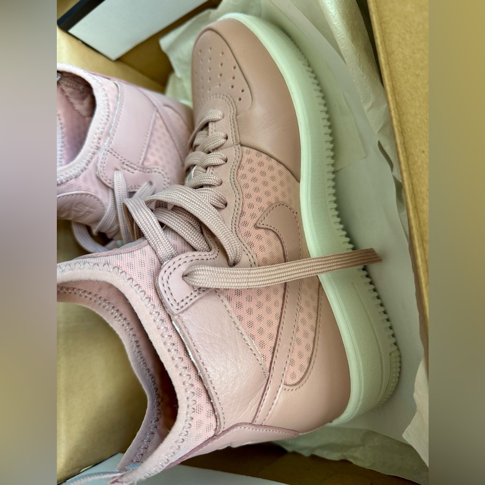 Nike Women's Blush Pink Air Force 1 Sneakers 7.5
